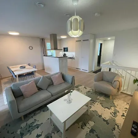 Casa Painter A 4 Bedroom Terraced House With Sauna And Parking 펜션 *
