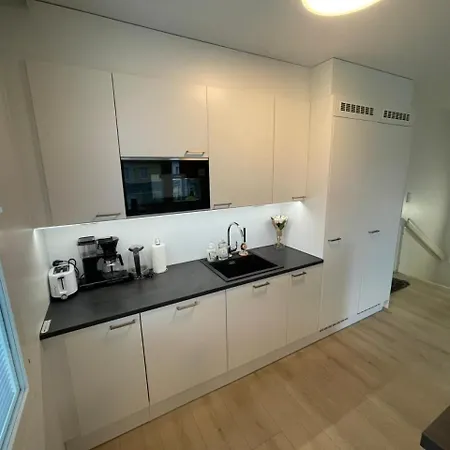 Casa Painter A 4 Bedroom Terraced House With Sauna And Parking 반타